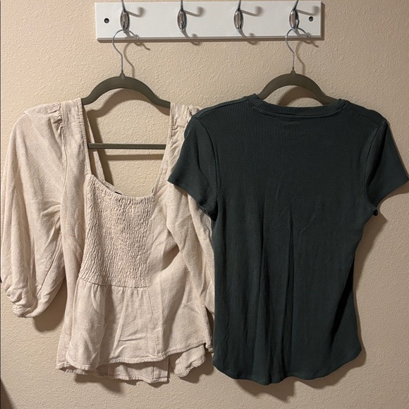 Women's Medium Top Bundle - Picture 3 of 5
